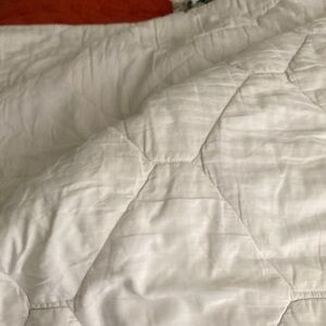 Luxurious Cream Quilted mattress cover king size